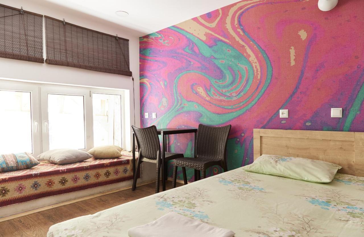 Moosica Hostel Tbilisi Esterno foto