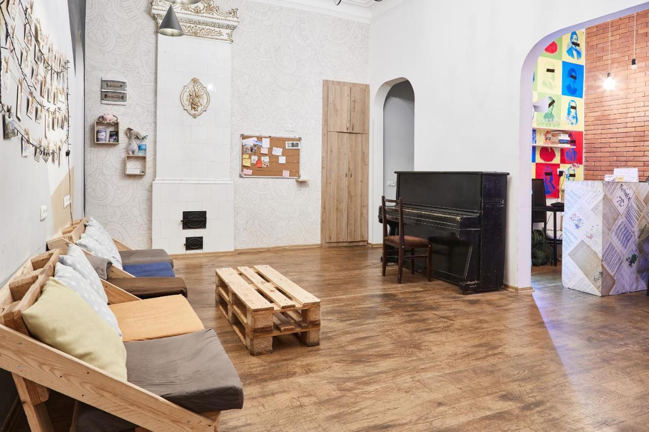 Moosica Hostel Tbilisi Esterno foto