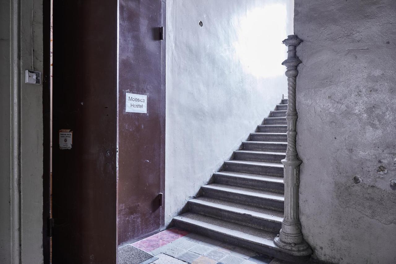 Moosica Hostel Tbilisi Esterno foto