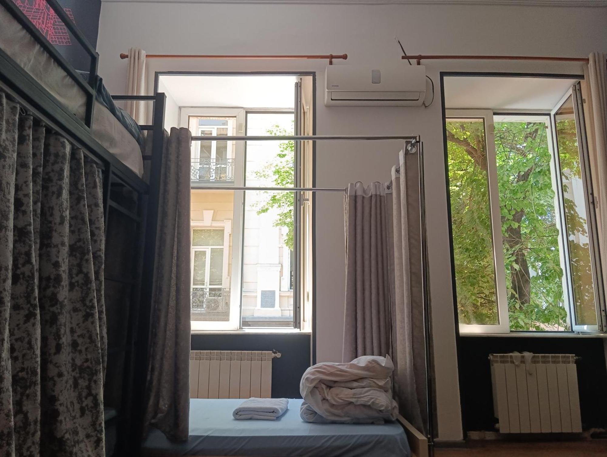 Moosica Hostel Tbilisi Esterno foto